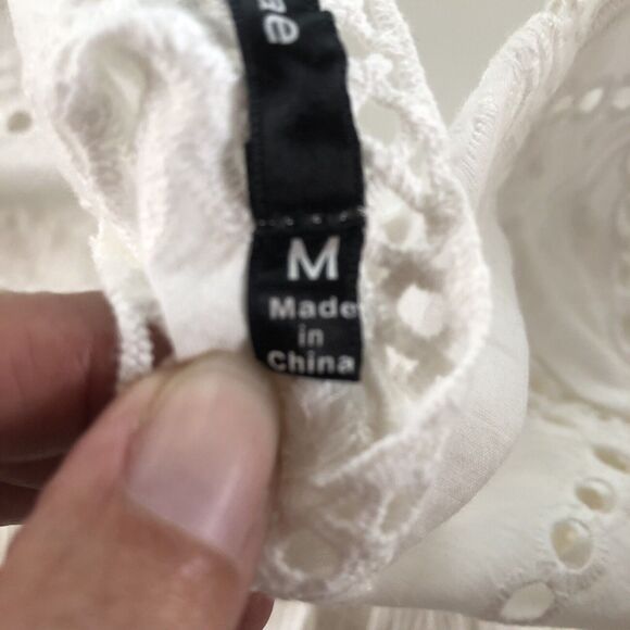 Doe & Rae Eyelet Peasant Top Size Medium - Picture 3 of 14